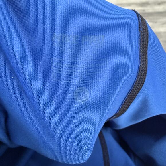 NIKE PRO Training Capri Pants Womens M Blue Snake Print Cropped Leggings 694381 - Picture 3 of 8